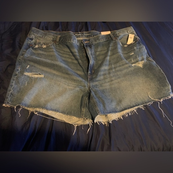 Old Navy Pants - Old Navy plus size 3X Blue Jean Shorts Rugged Distressed Style frayed
